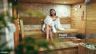 按摩技巧进阶：桑拿按摩工具的妙用与手法解析 poster