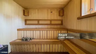 精油与巧劲：佛山按摩中工具的妙用与深度放松指南 poster