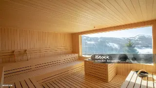 热气腾腾的健康密码：桑拿浴，不只是放松，更是焕活身心的秘密武器！ poster