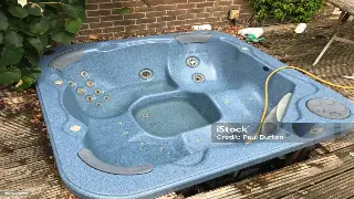 佛山按摩泰斗李师傅：半生推拿，指尖上的岭南养生传奇 poster